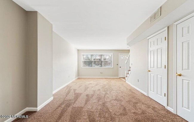 Building Photo - 53 Briar Mills Dr