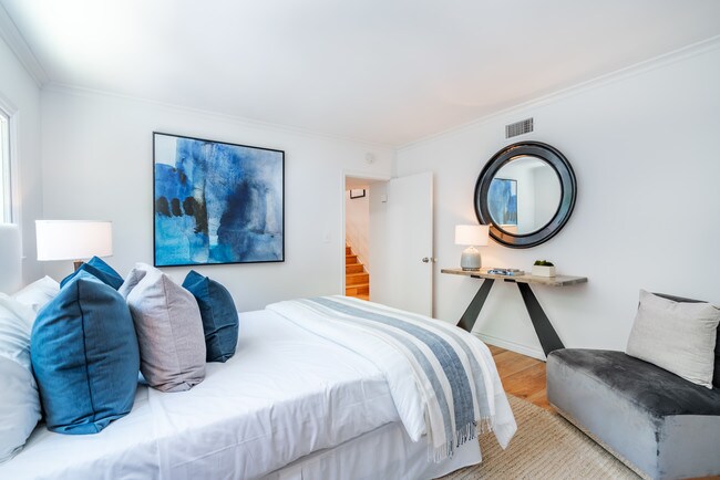 Building Photo - 17001 Bollinger Dr