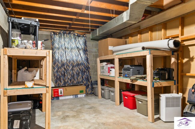 Building Photo - OPEN HOUSE MAY 9, 2025 3PM-4PM