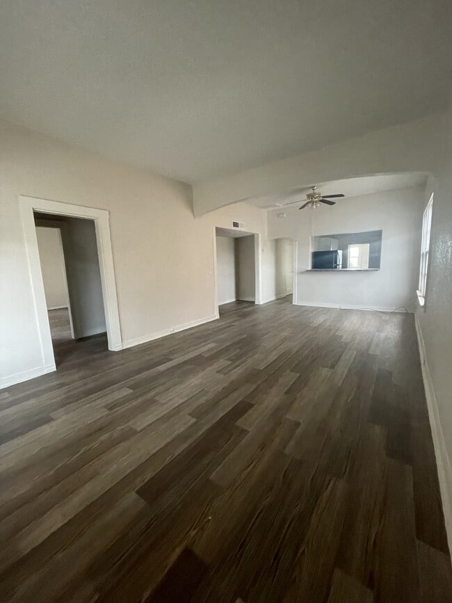 Building Photo - 1522 Yandell Dr