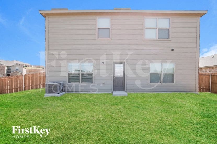 Building Photo - 112 Barbwire Wy
