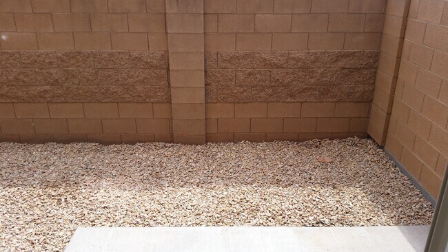 Building Photo - 2528 Manzoni Road