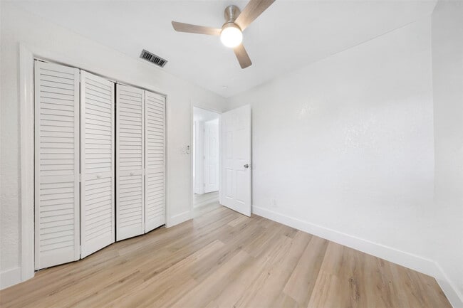 Building Photo - 20 NW 7th Ave