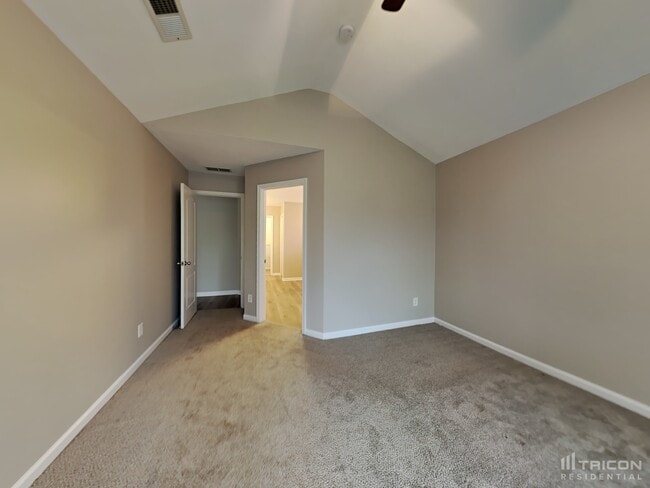 Building Photo - 355 Meadow Vista Ln