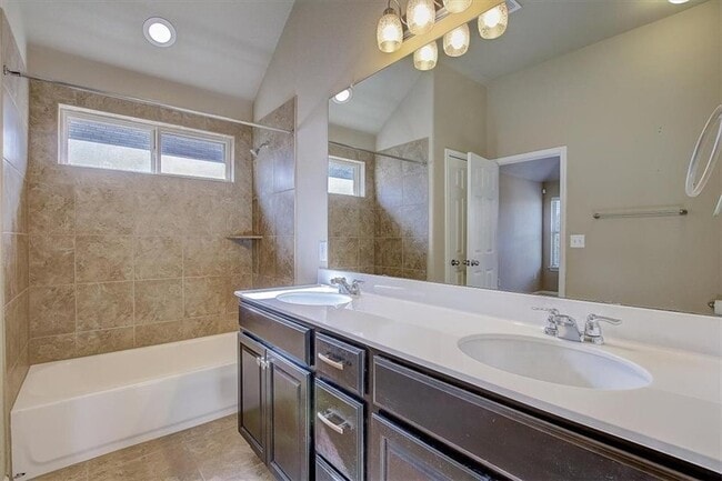 Building Photo - 2005 Alyssas Dr