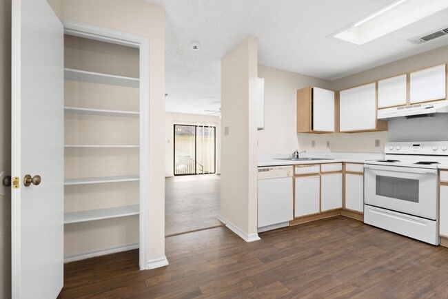 Building Photo - 9711 Arcade Ridge