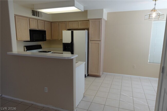 Building Photo - 3131 Key Largo Dr