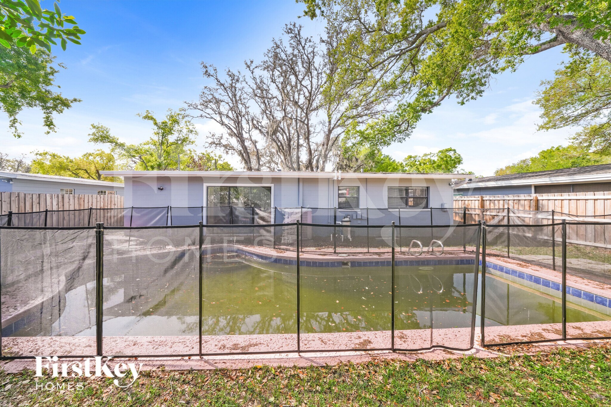 Building Photo - 8020 N Ola Ave