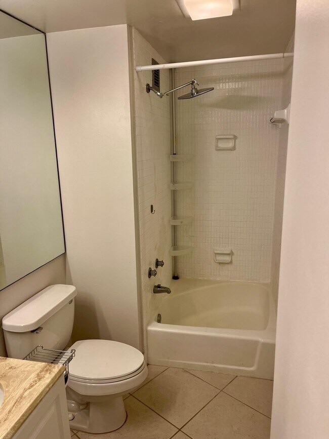 Building Photo - 2600 N Flagler Dr