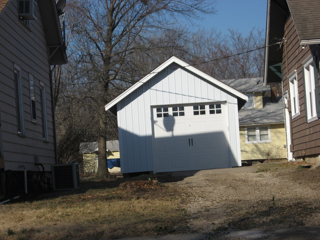 Building Photo - 804 S Tremont Ave