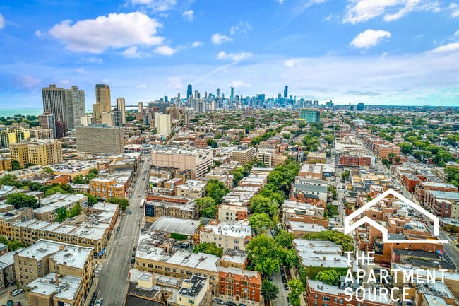 Building Photo - 2890 N Clark St