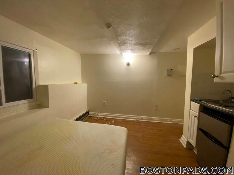 Building Photo - 49 S Huntington Ave