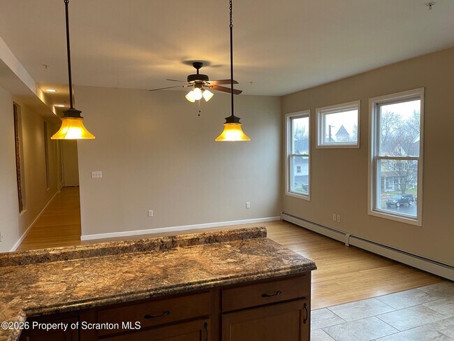 Building Photo - 1612 Capouse Ave