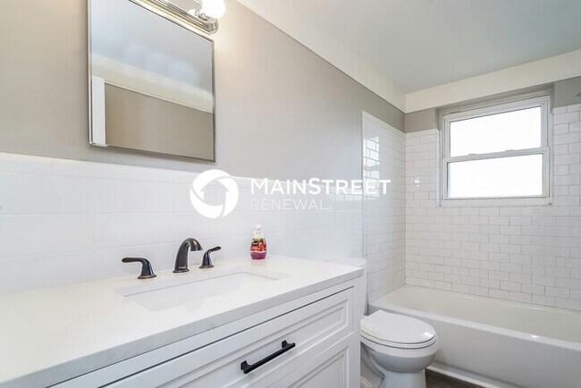 Building Photo - 3 Bedroom Pet-Friendly Home in VENICE, FL with Main Street Renewal