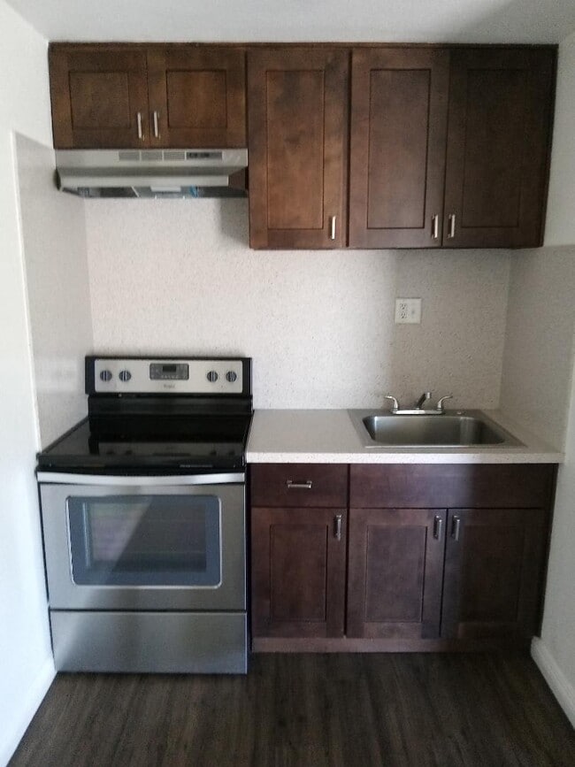 Primary Photo - 3855 Stobbs Way