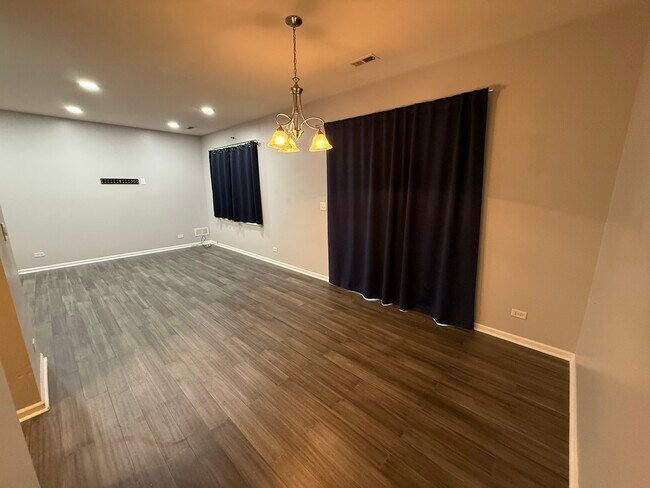 Building Photo - 433 Acushnet St