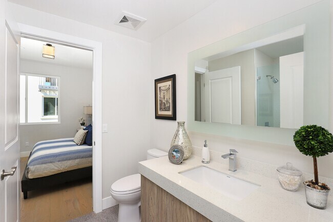 Building Photo - 15 Brookline Way