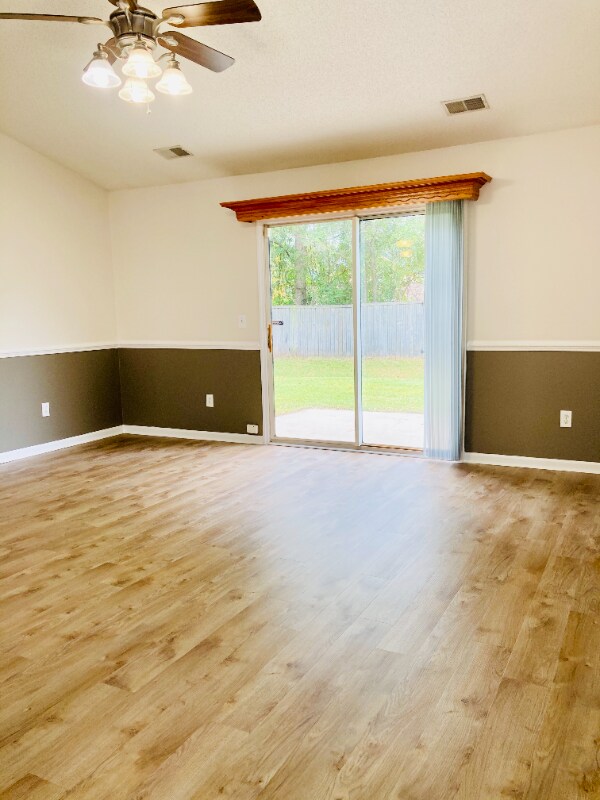 Building Photo - 98 Creek Bend Dr
