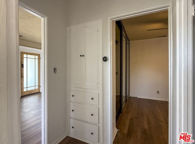 Building Photo - 1401 Dartmouth Dr