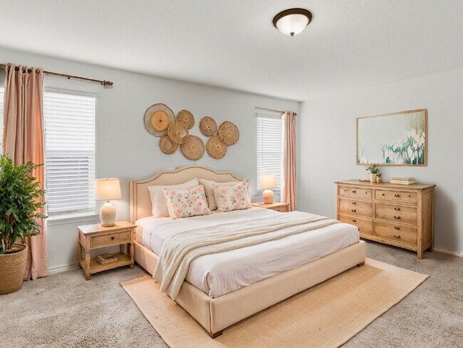 Building Photo - This spacious 4-bed/3-bath two-story rental is a gem waiting for you!