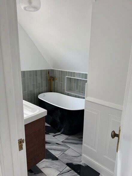 Building Photo - 3111 Arthur St NE