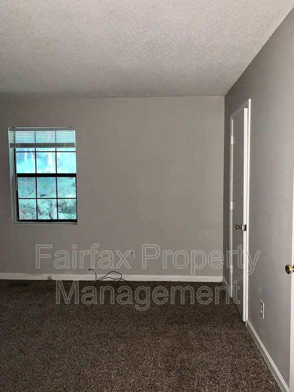 Building Photo - 1419 Cherrycrest Drive