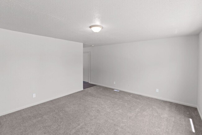 Building Photo - 47 St Henry Dr