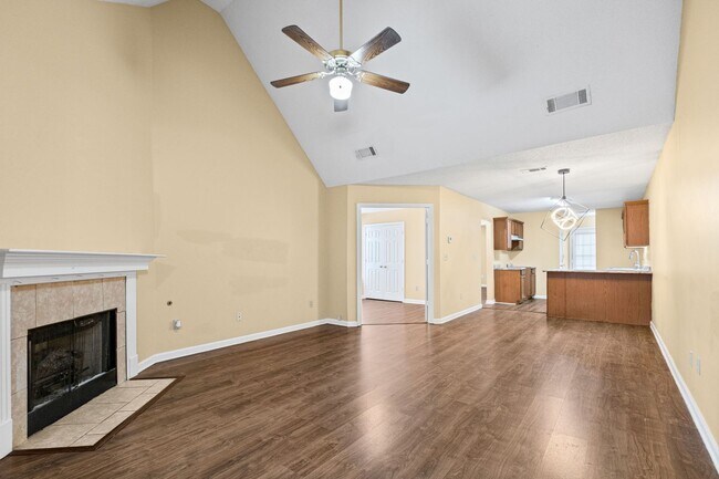 Building Photo - 7782 Shadowland Dr