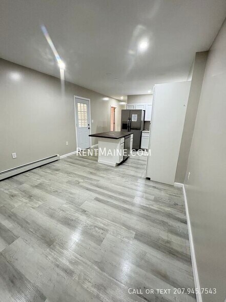 Building Photo - 46 Bradbury St