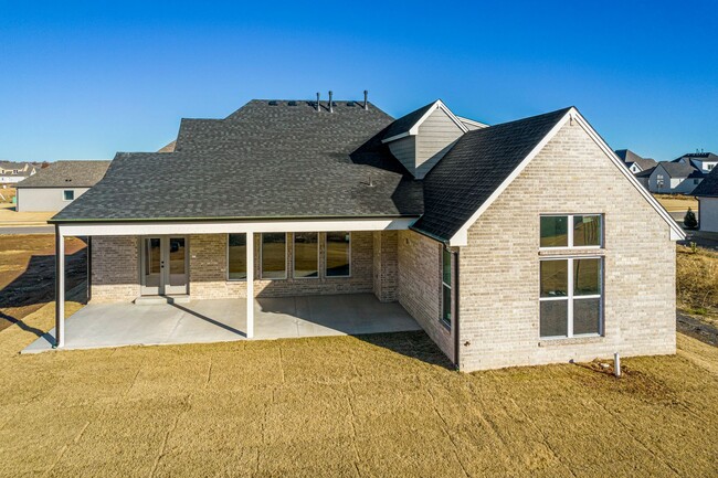 Building Photo - Stunning Open Concept in Torrey Lakes!