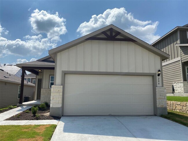 Building Photo - 204 Nettletree Dr