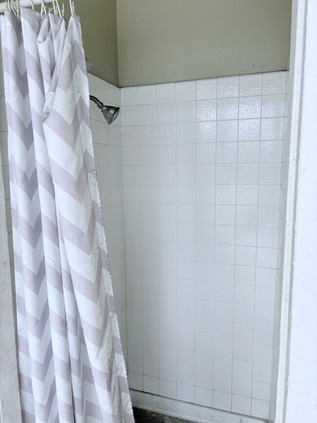 Building Photo - 2650 Broadway