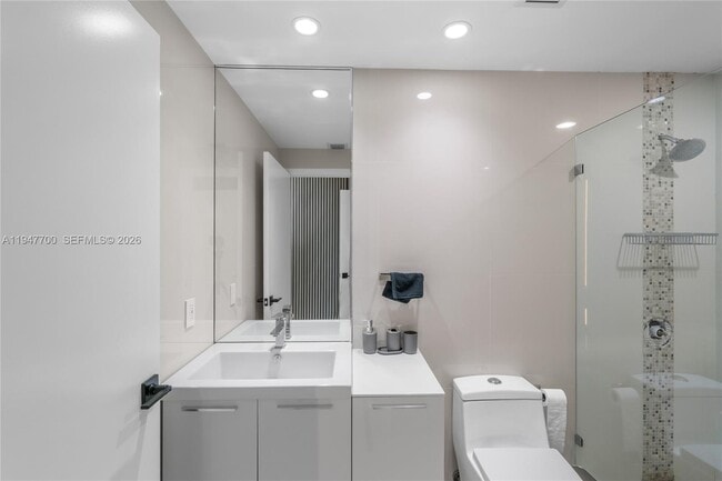 Building Photo - 90 SW 3rd St