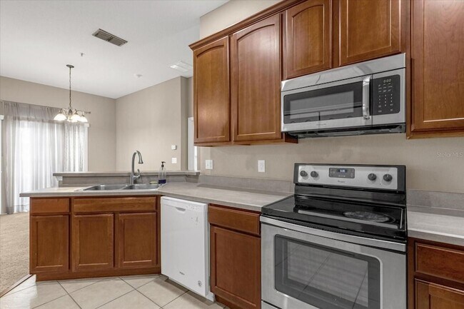 Building Photo - 2811 Pine Oak Trail