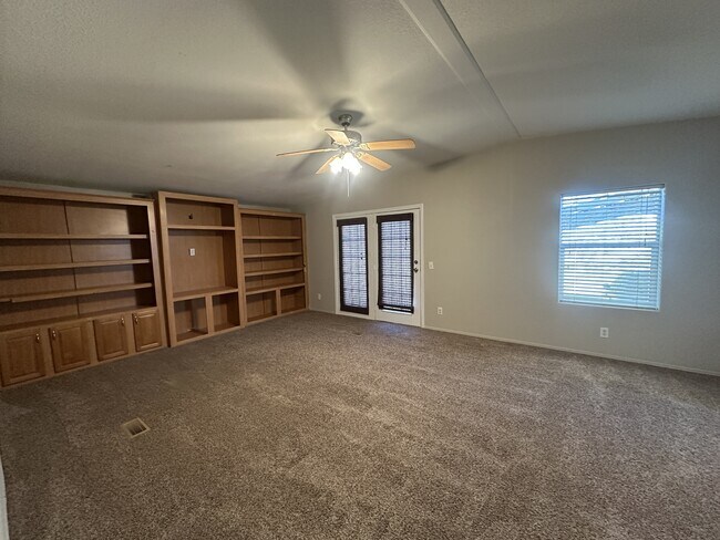 Building Photo - 181 W Rio Grande Dr