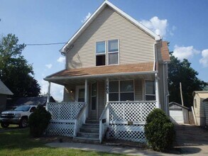 Building Photo - 3 Bed 2 Bath 1600+ sq ft Home for Rent - Appleton