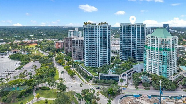 Building Photo - 2821 S Bayshore Dr
