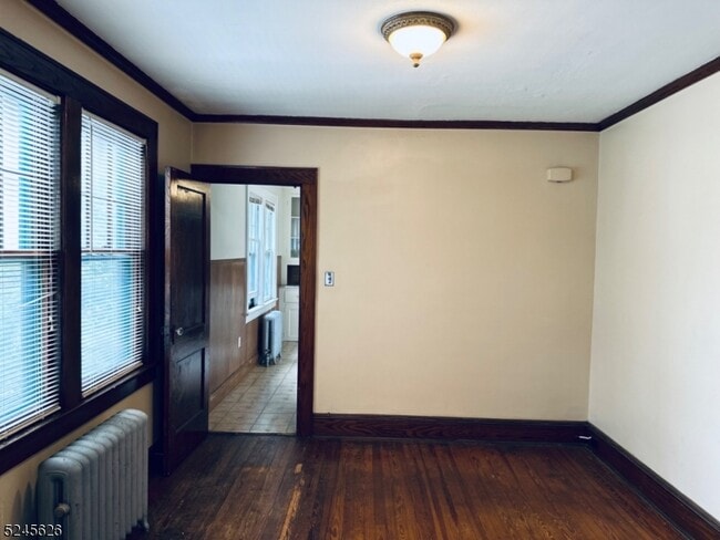 Building Photo - 53 Walnut St