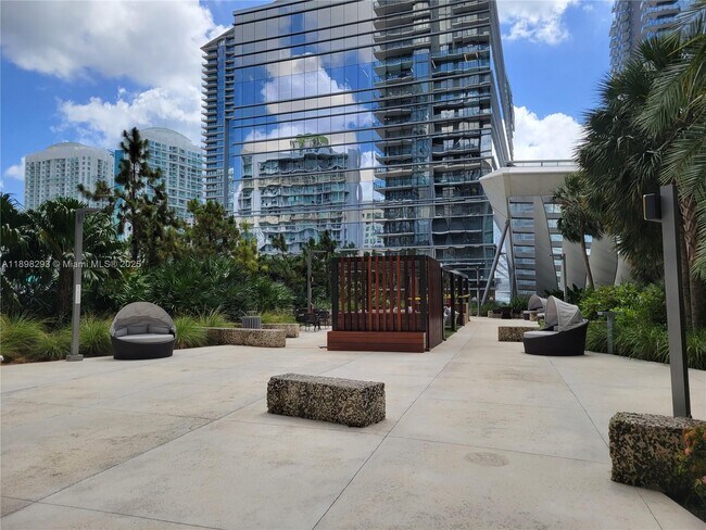 Building Photo - 88 SW 7th St