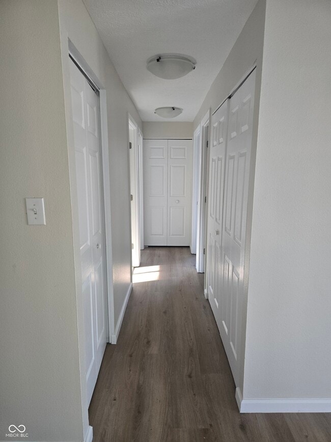 Building Photo - 10155 Orchard Park Dr W