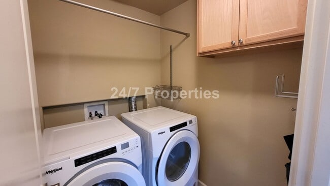 Building Photo - Modern Damascus Home with 2 Primary Suites!