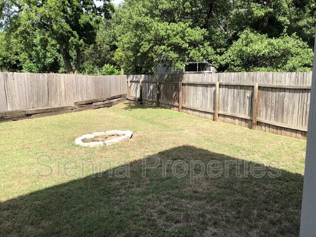 Building Photo - 8300 Bradford Edward Cove