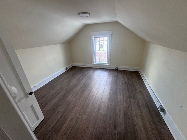 Building Photo - 60 Walnut St