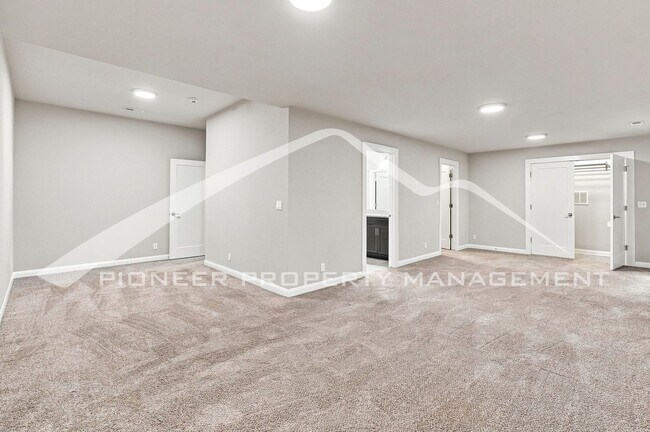 Building Photo - 6784 Navajo St