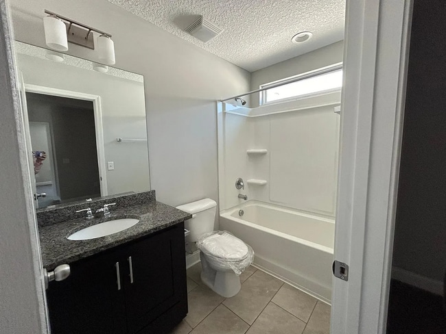 Building Photo - FALL MOVE-IN SPECIAL: 50% OFF 1st MONTH'S ...