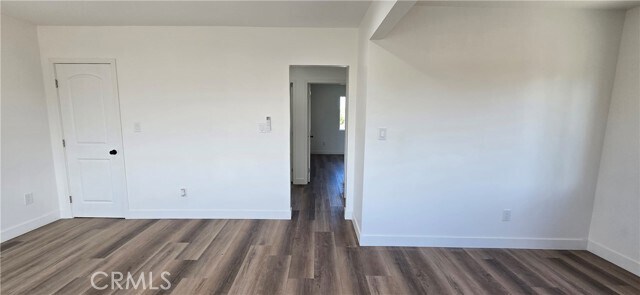 Building Photo - 833 E 92nd St