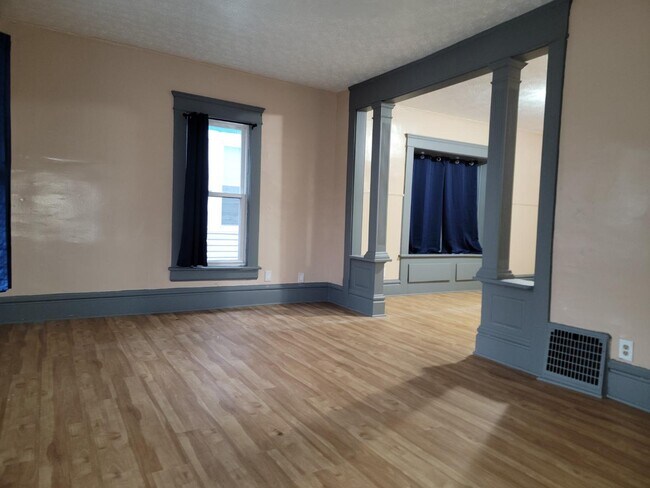 Building Photo - 798 Stadelman Ave