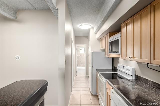 Building Photo - 590 Logan St