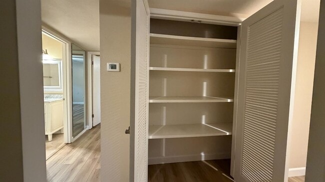 Building Photo - 1780 W Santa Ana Ave