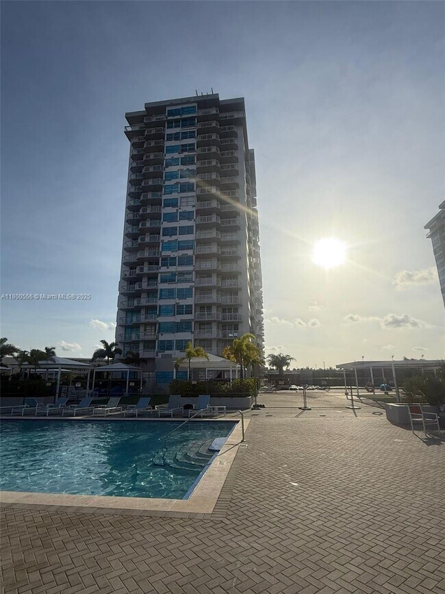 Building Photo - 18021 Biscayne Blvd